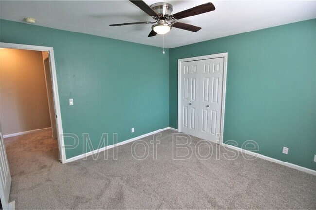 Building Photo - 1485 E Feather Nest Dr