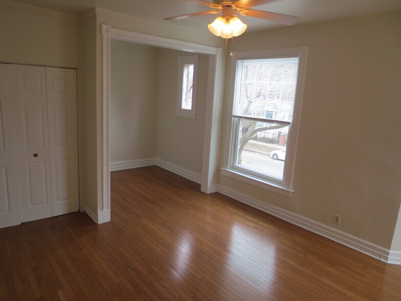 Building Photo - 1825 W Addison St