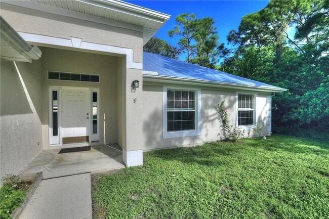 Building Photo - 573 Belfast Terrace