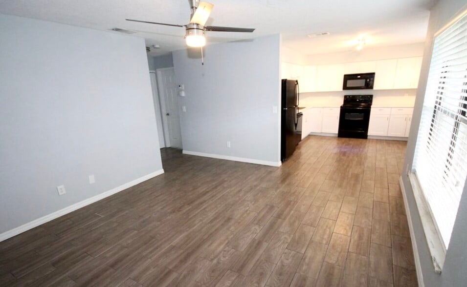 Building Photo - 5460 decatur st