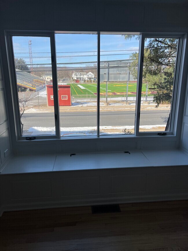 Building Photo - 161 N Gates Ave