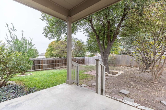 Building Photo - 6106 Briscoe Leaf