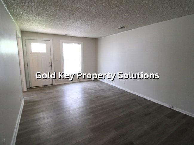 Building Photo - 4 Bed 1.5 Bath Home for Rent! (SECTION 8 APPROVED)