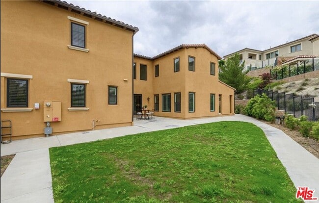 Building Photo - 20231 Bentley Way