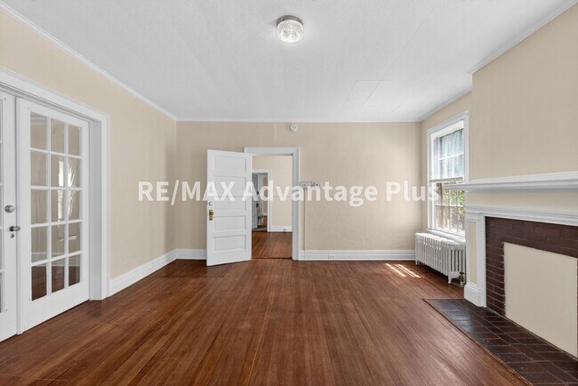 Building Photo - 106 Grove St