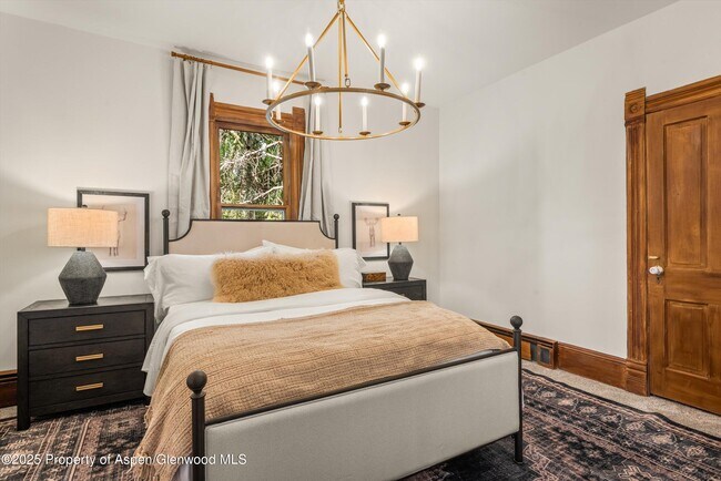 Building Photo - 500 W Francis St