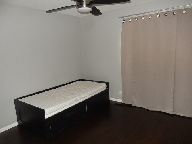 Building Photo - 375 Woodridge Cir