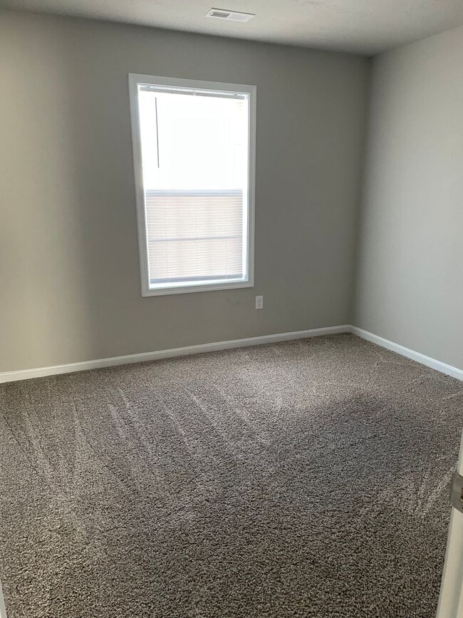 Building Photo - Future Rental-3 Bed/2.5 Bath Townhouse-Dov...