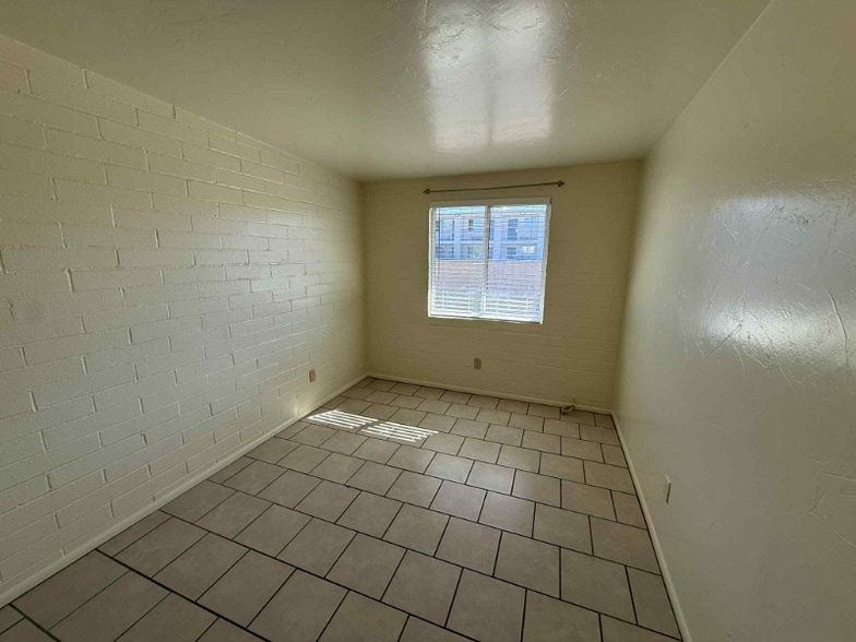 Building Photo - 5433 E 30th St