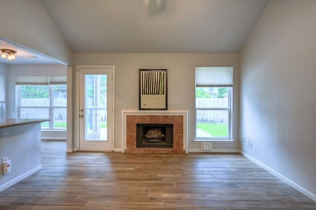 Building Photo - 15 White Bark Pl