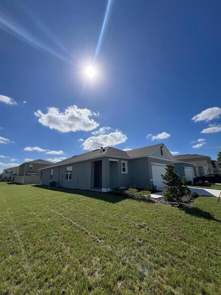 Building Photo - 2602 Angel Fls Dr