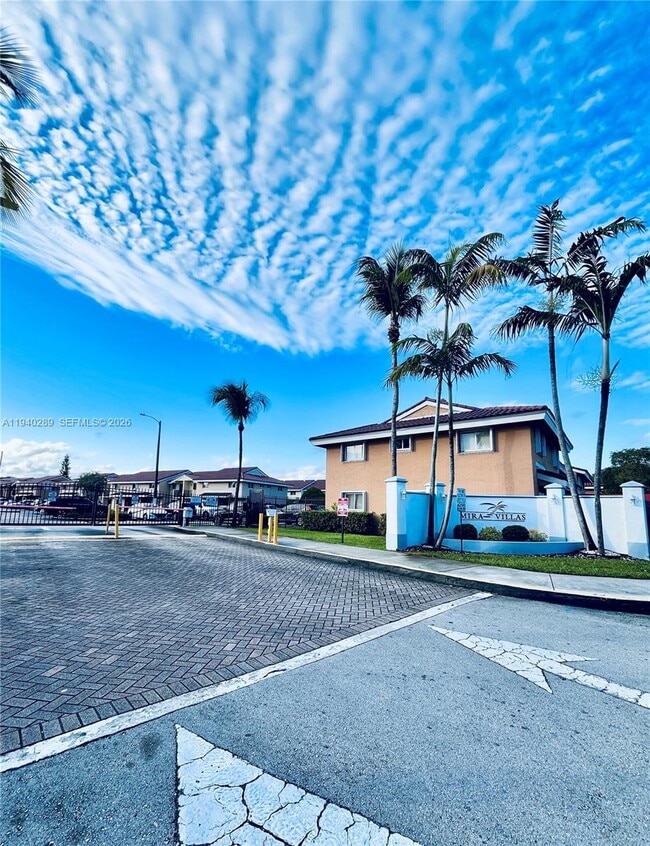 Building Photo - 560 NW 82nd Pl