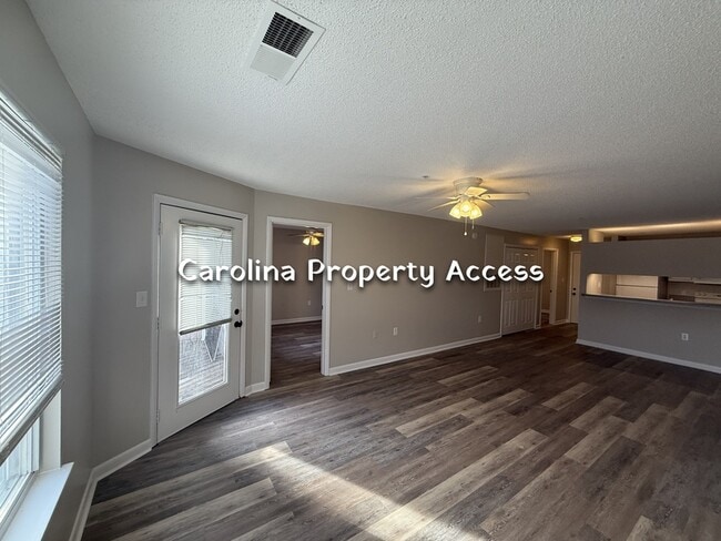 Building Photo - 1401 Collegiate Cir