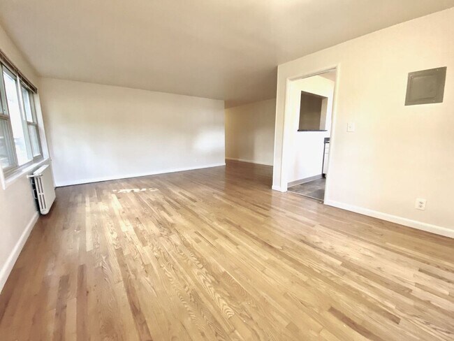 Interior Photo - Edgecliff