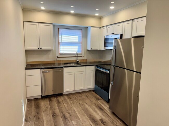 Building Photo - 3102 Cromwell Ct