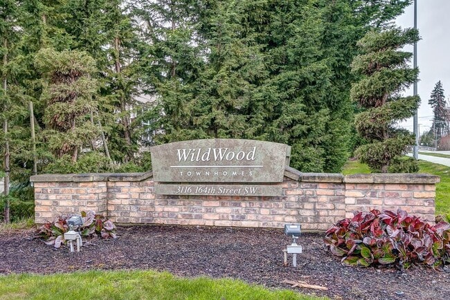 Building Photo - Lynnwood Townhome