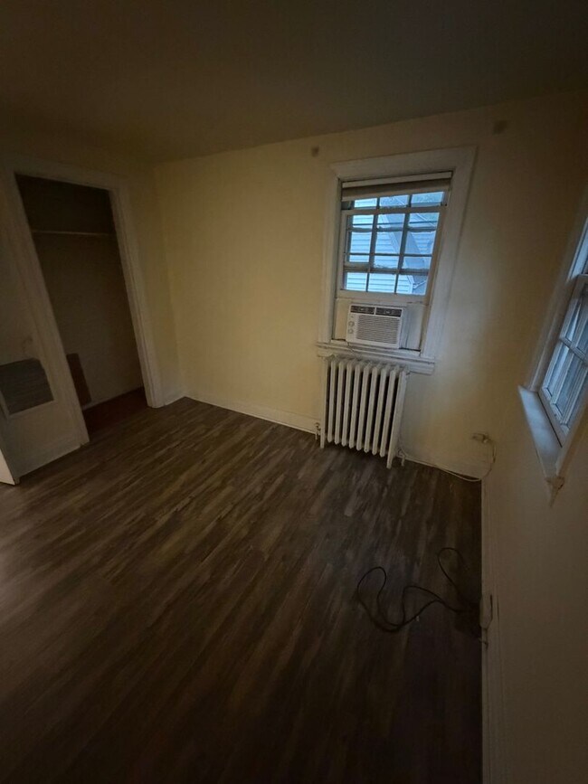 Building Photo - 81 E Park Pl