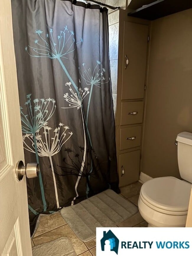 Building Photo - Enchanting Three Bed One and a Half Bath