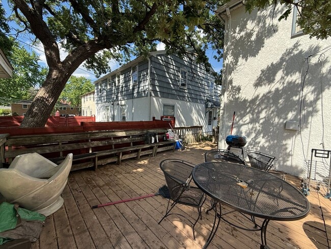 Building Photo - 708-710 1st Ave S