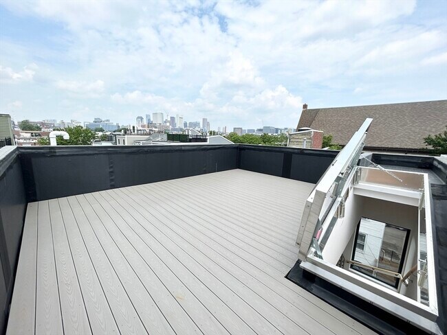 Building Photo - 2 W 3rd St Pl