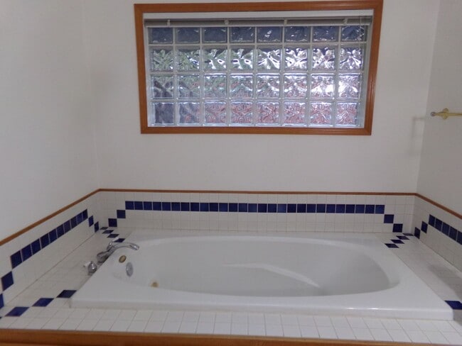 Building Photo - 1 BR, 1 BA ADU ~WATER/SEWER/GARBAGE/ELECTRIC INCLUDED!