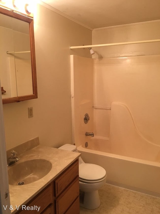 Building Photo - 2 br, 1 bath House - 216 Norwood Ave