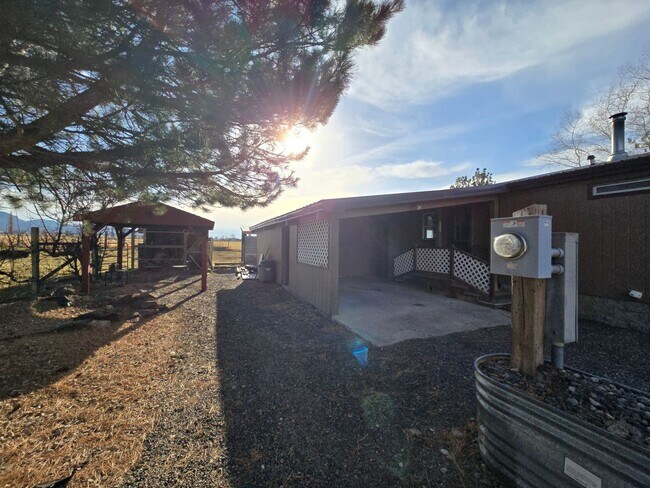 Building Photo - Beautiful Country Home, Powell Butte