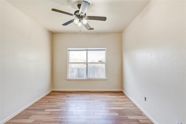 Building Photo - 2808 Southampton Way