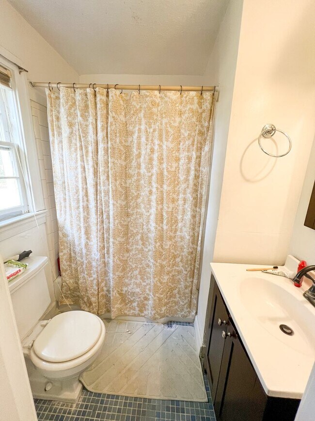 Building Photo - 1824 NW 5th Ave