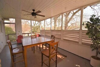 Building Photo - "Hoosier Daddy"- This fully furnished, turn-key, 6bd/2ba house