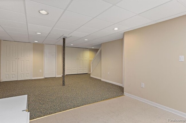 Building Photo - 37701 Fleetwood Dr