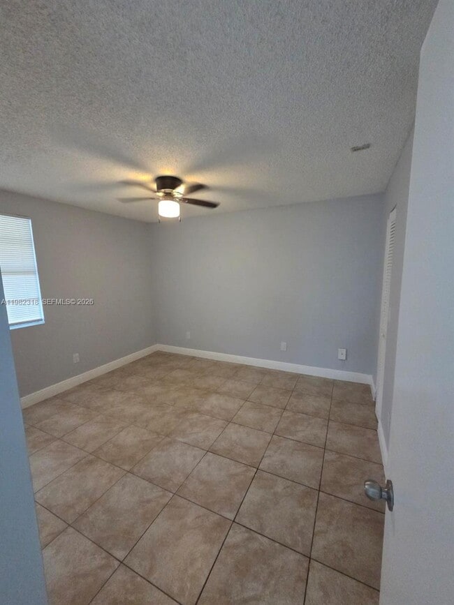 Building Photo - 1241 SW 46th Ave