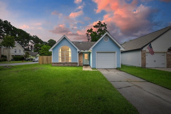 Building Photo - 3045 Yorktown Cir