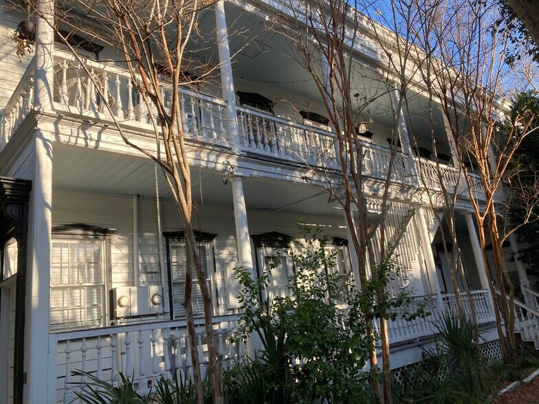 Primary Photo - 18 Pitt St