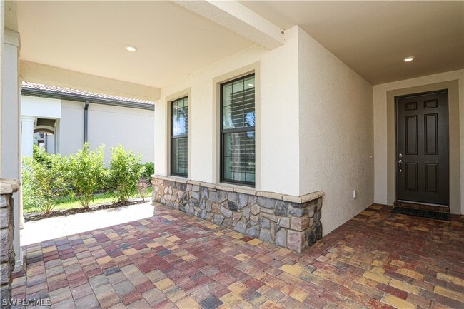 Building Photo - 9716 Everglades Dr