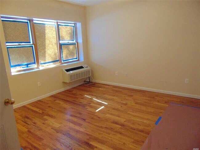 Building Photo - 84-42 Smedley St