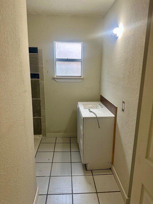 Building Photo - 6557 Madison Blvd