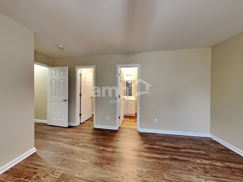 Building Photo - 3801 Satinleaf Dr