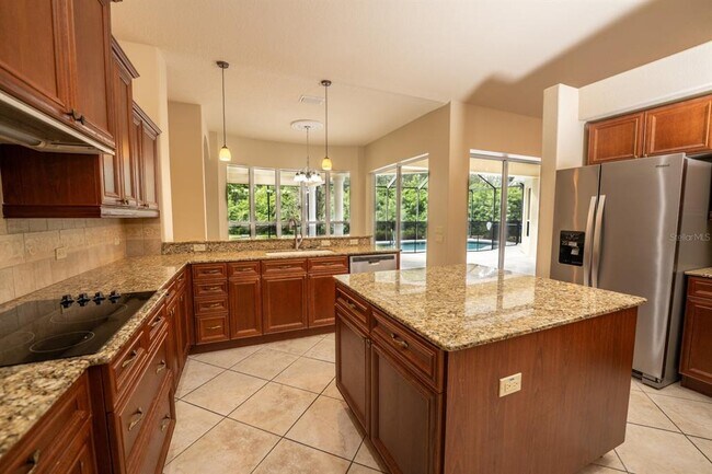 Building Photo - 3037 Lynwood Ct