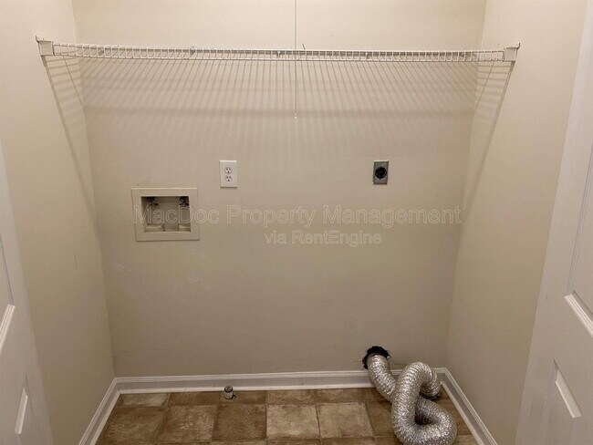 Building Photo - 2909 Broyhill Ct