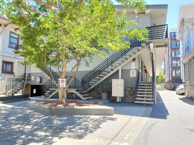 Building Photo - 255 N 3rd St