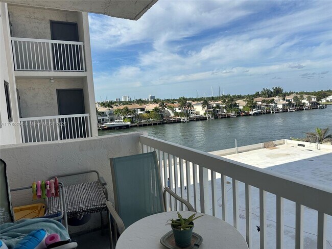 Primary Photo - 1500 S Ocean Dr