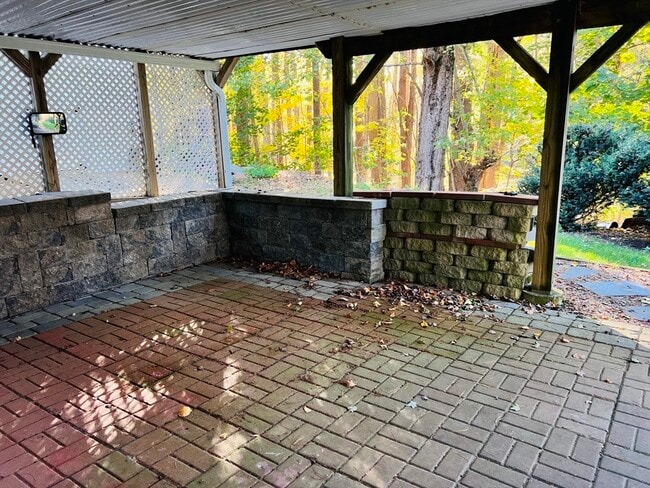 Building Photo - 135 Walker Pond Rd