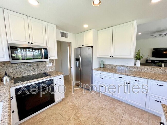 Building Photo - 76675 Sandpiper Dr