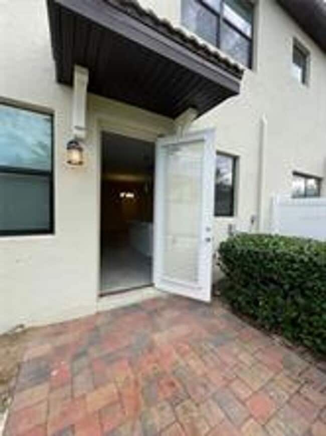 Building Photo - 1202 Payne Stewart Dr