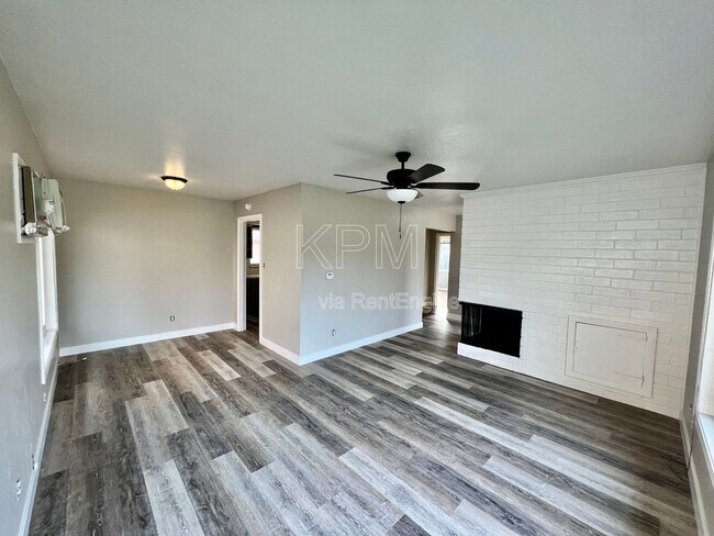 Building Photo - 636 S Tuxedo Ave