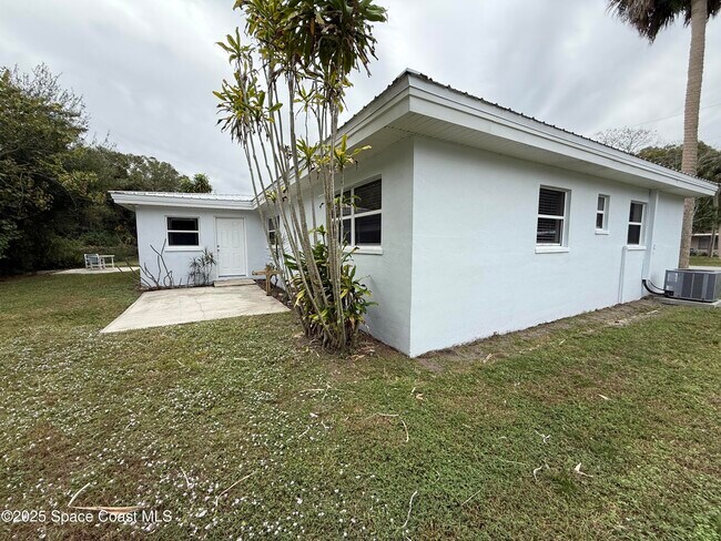 Building Photo - 177 E Laila Dr