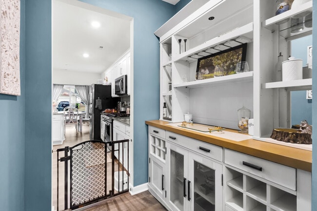 Building Photo - 1011 Spivey Cir