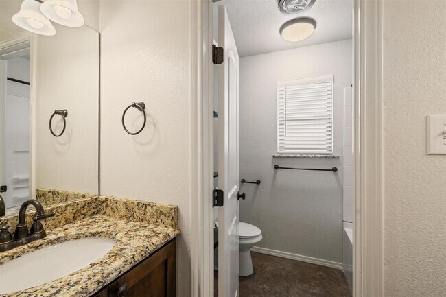 Building Photo - 111 Rhonda St