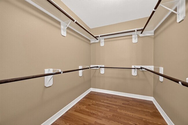 Building Photo - 4011 Alexis Cir